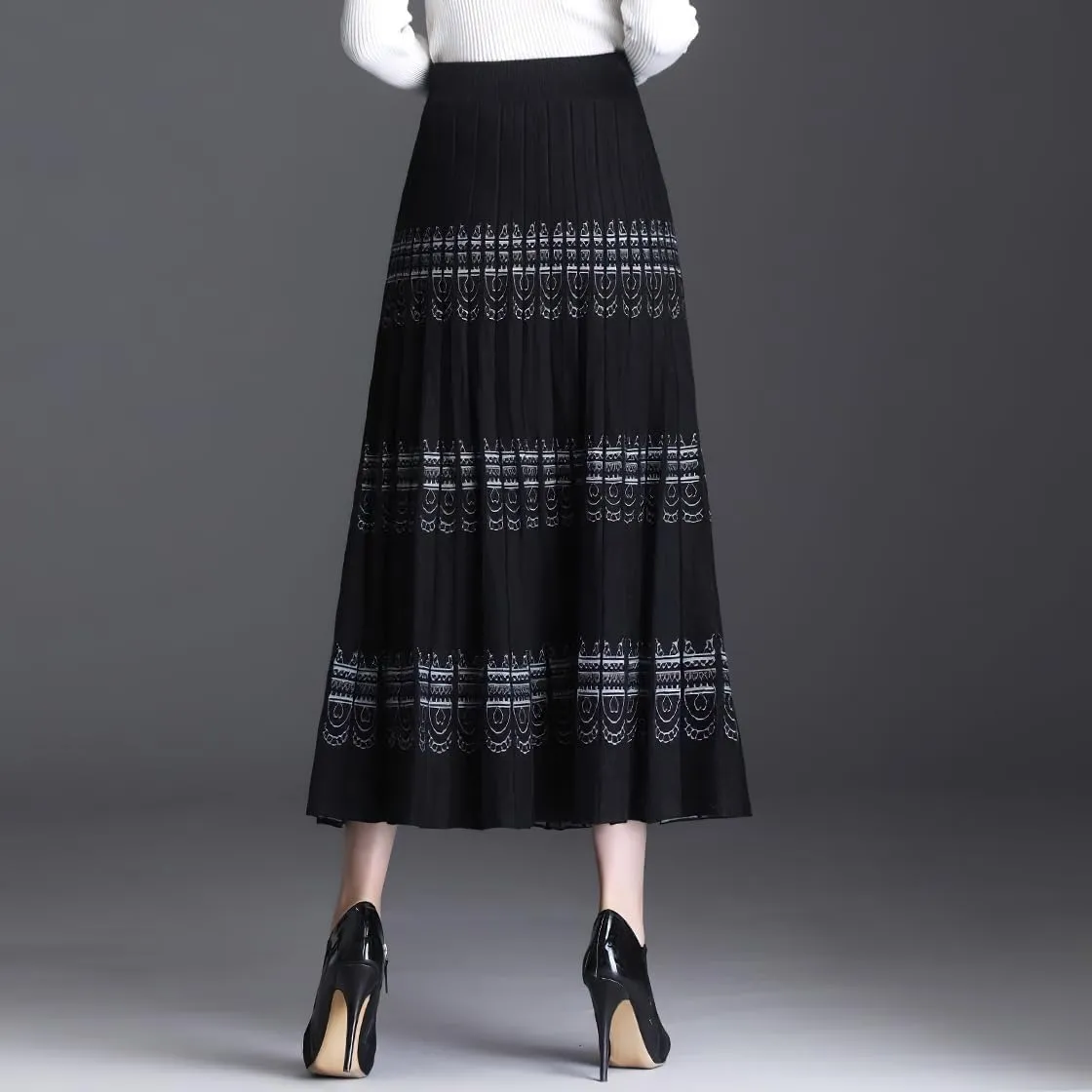 chouyatou Women Winter Boho Western Tribal Aztec Printed Elastic High Waist A Line Knit Pleated Midi Skirt