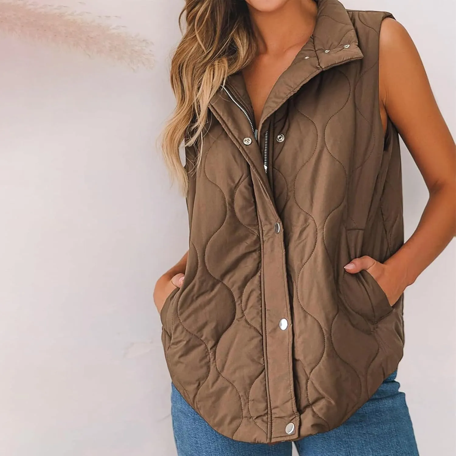 Women Winter Oversized Puffer Vest Sleeveless Jacket Zip Up Lightweight Stand Collar Insulated Padded Puffy Jackets Coat